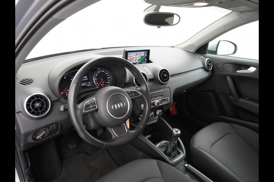 Audi A1 Sportback 90PK TDI 5D Ecc Navi MMI Bluetooth Regen-Licht Sensor PDC LMV Leder Stw Multif. Isofix ABS ASR ESP Design Pro Line Plus 230NM Euro 6