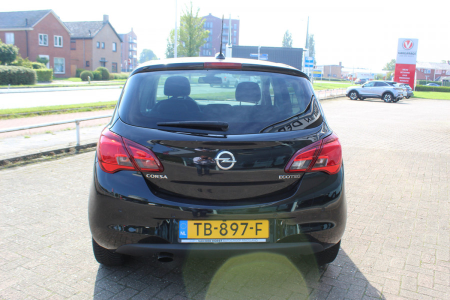 Opel Corsa 1.0-90pk Turbo 'Online Edition'. Erg nette en goed onderhouden Opel Corsa 1.0-90pk Turbo 5drs.. Volautm. airco, cruise control, navigatie, trekhaak afneembare kogel, metallic lak, parkeersensoren v+a, LM wielen, telefoonvoorb., 5 deuren etc.