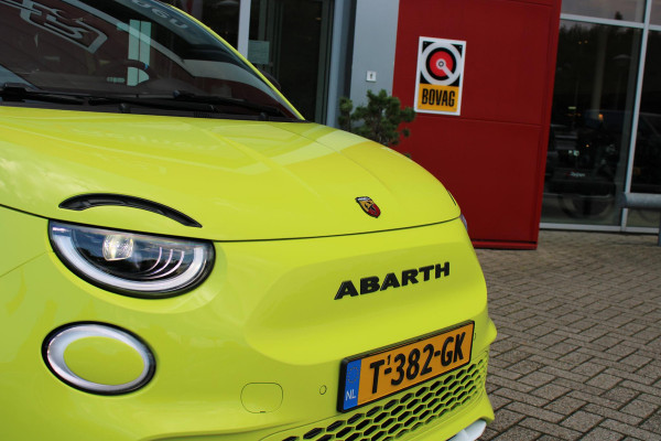 Abarth 500 TURISMO 155PK 42 kWh | PANORAMA DAK | DRAADLOZE APPLE CARPLAY/ANDROID AUTO | NAVIGATIE | ALCANTARA BEKLEDING | 18" LICHTMETALEN VELGEN | STOEL VERWAMING | JBL AUDIO SYSTEM | SPORT PAKKET | ACHTERUITRIJ CAMERA | FULL LED KOPLAMPEN | DODEHOEK BEWAKING | KEYLESS ENTRY/START | 3-FASE | CRUISE CONTROL | DRAADLOZE TELEFOONLADER | DAB+ RADIO |