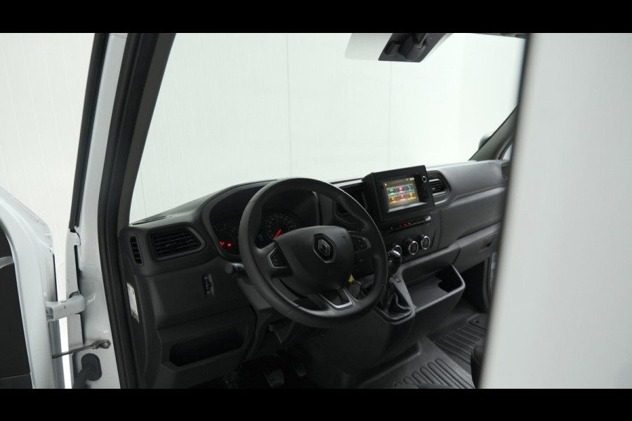 Renault Master T35 2.3 dCi 135 L2H2 Comfort | Trekhaak | Camera | Navigatie | Apple Carplay