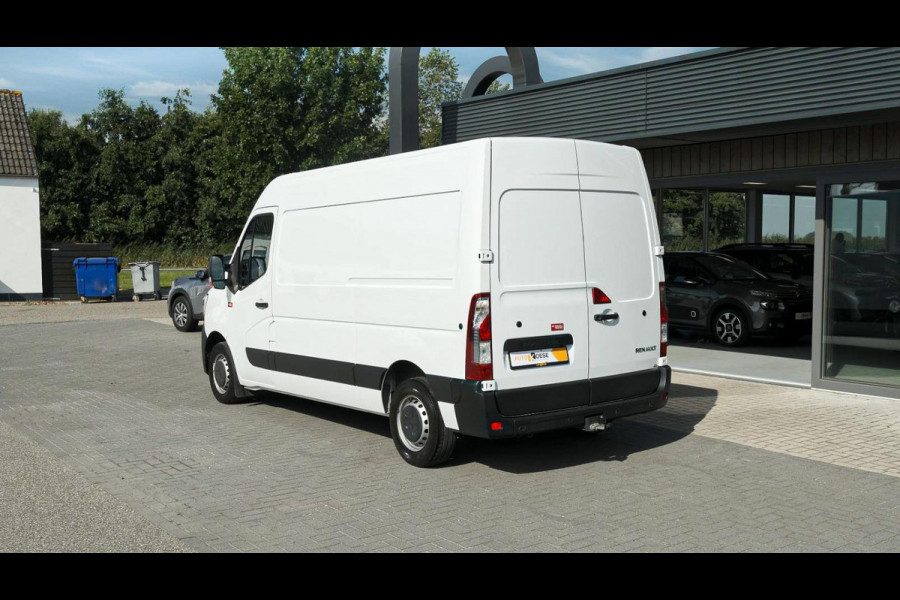 Renault Master T35 2.3 dCi 135 L2H2 Comfort | Trekhaak | Camera | Navigatie | Apple Carplay