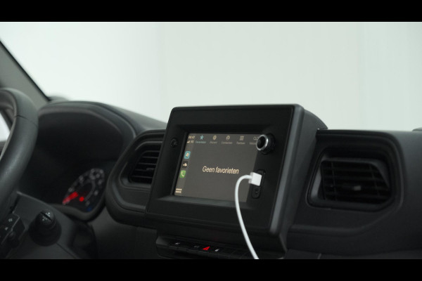 Renault Master T35 2.3 dCi 135 L2H2 Comfort | Trekhaak | Camera | Navigatie | Apple Carplay