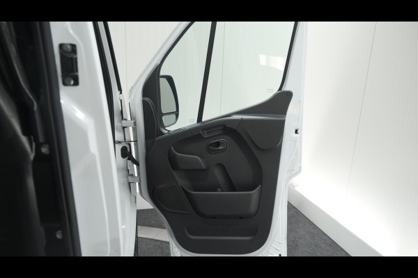 Renault Master T35 2.3 dCi 135 L2H2 Comfort | Trekhaak | Camera | Navigatie | Apple Carplay