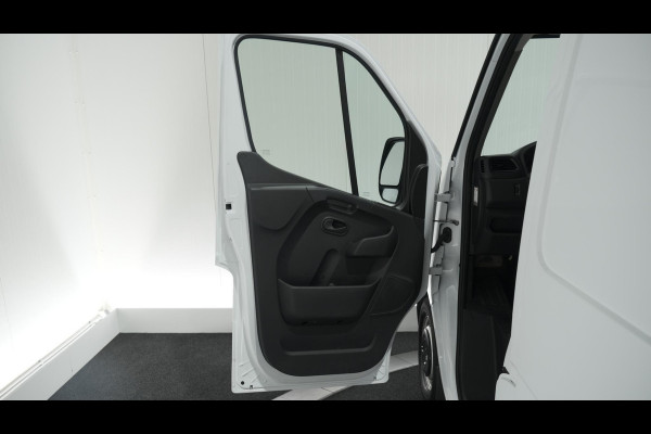 Renault Master T35 2.3 dCi 135 L2H2 Comfort | Trekhaak | Camera | Navigatie | Apple Carplay