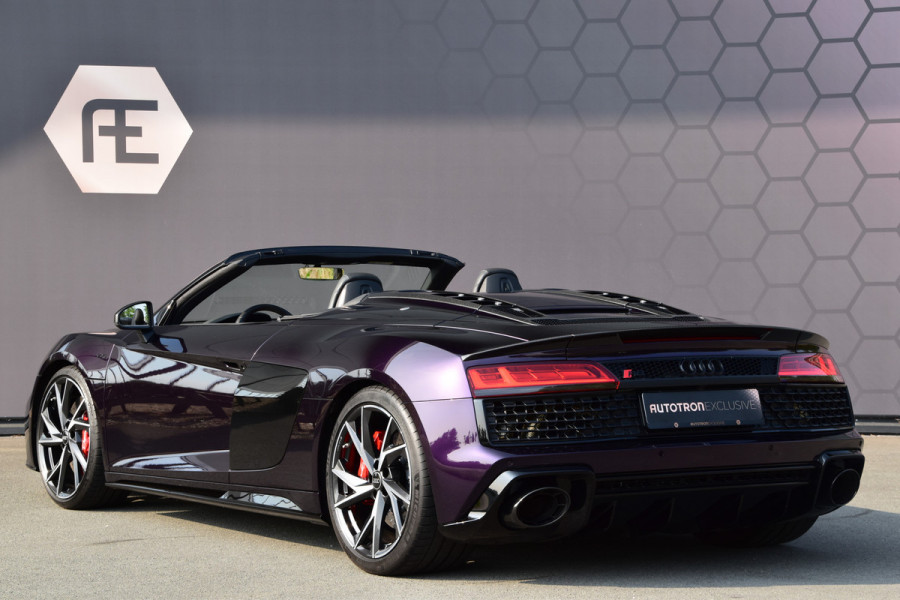 Audi R8 Spyder 5.2 Performance Quattro FACELIFT | KERAMISCH | B&O | CARBON EXTERIEUR | TECHNOLOGY PACK | SPORTUITLAAT | STOELVERWARMING |