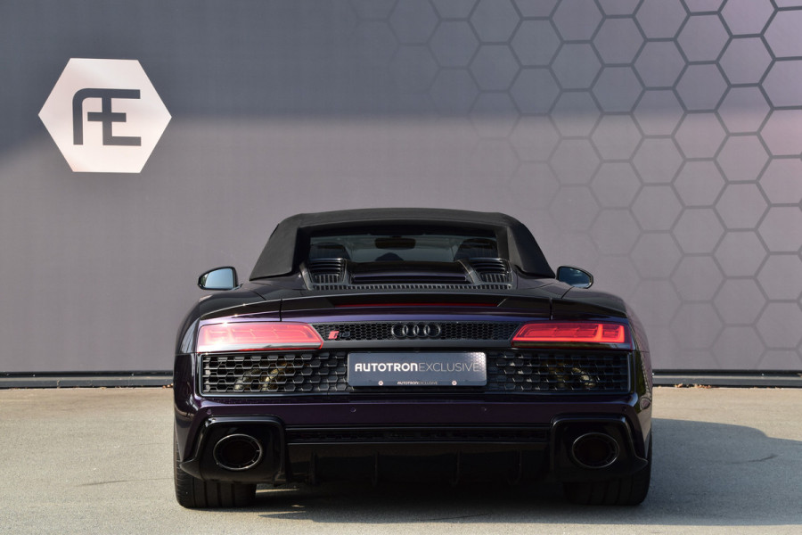 Audi R8 Spyder 5.2 Performance Quattro FACELIFT | KERAMISCH | B&O | CARBON EXTERIEUR | TECHNOLOGY PACK | SPORTUITLAAT | STOELVERWARMING |