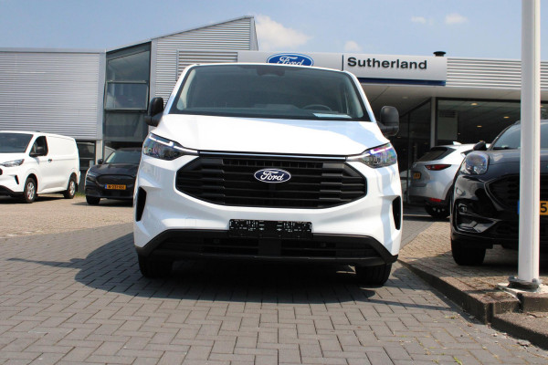 Ford Transit Custom 320 2.0 TDCI L2H1 Trend 136pk | Ford Voorraad | Handmatige regeneratie roetfilter | Laadruimte beschermingspakket (Trend) | Trekhaakvoorbereiding | Centrale dubbele vergrendeling | Navigatie systeem | LED koplampen met automatisch grootlicht | Programmeerbare voertuig interface