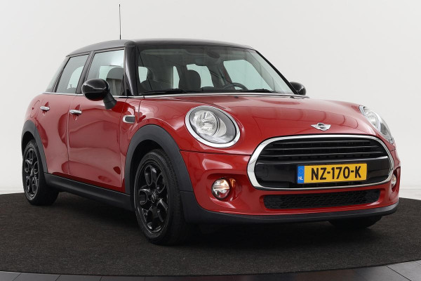 MINI Cooper 1.5 Business | 51.000km NAP | Climate control | PDC | Navigatie | Bluetooth | Cruise control