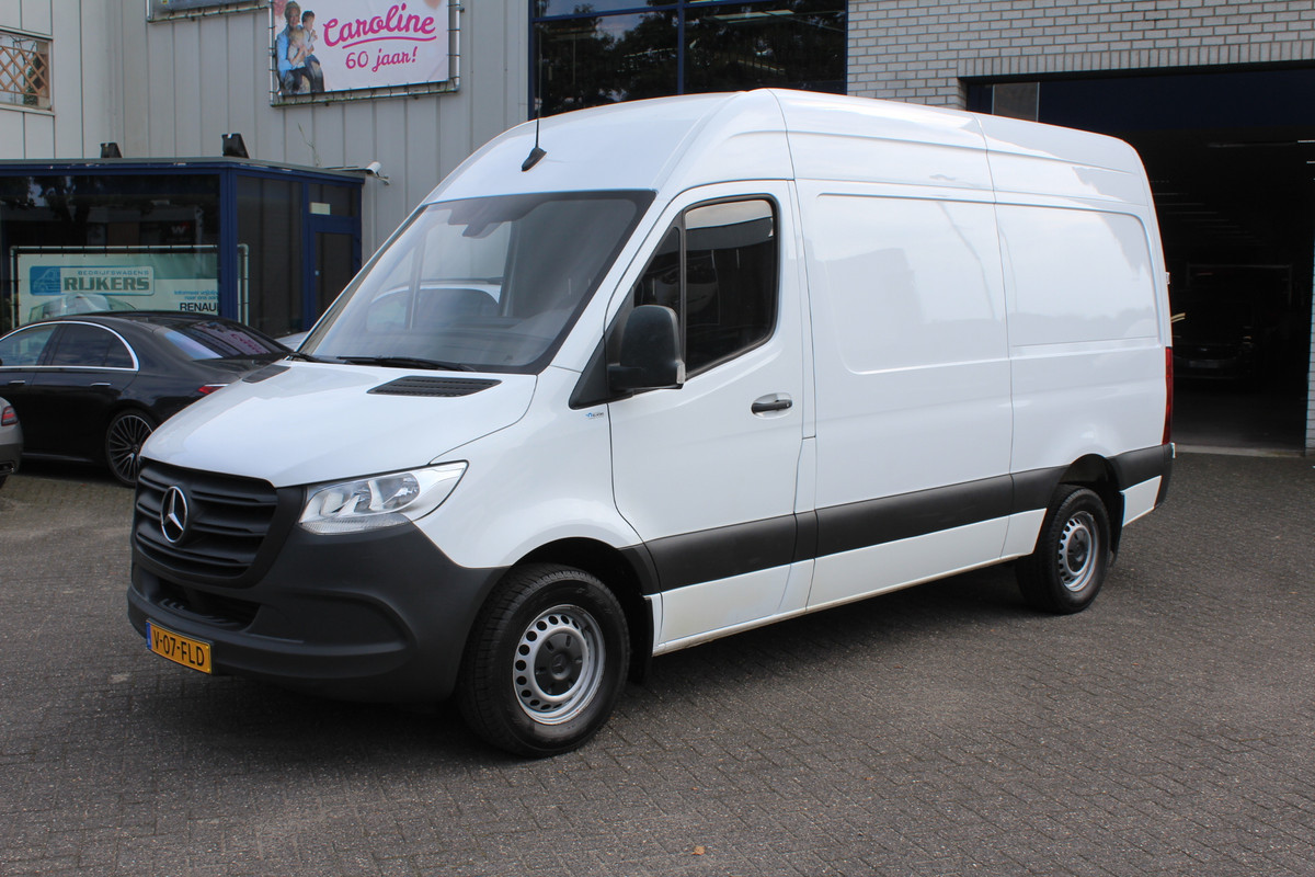 Mercedes-Benz Sprinter 316 CDI L2H2 3500 kg Trekhaak, Geveerde stoel, MBUX, Camera