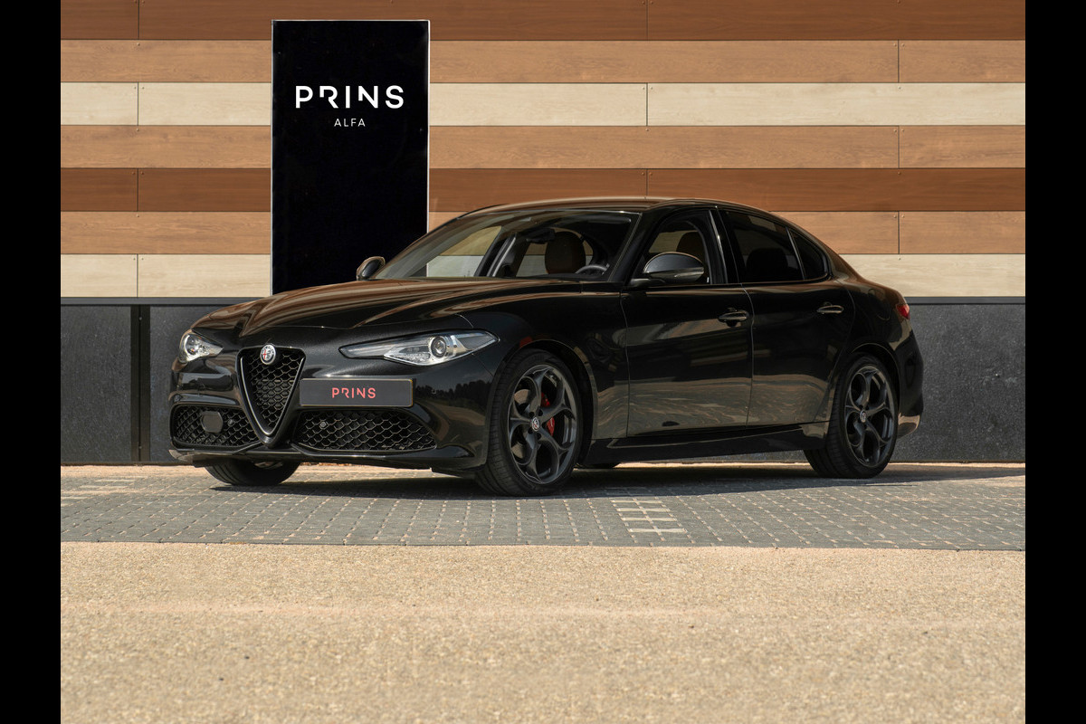 Alfa Romeo Giulia 2.0T 300pk | Veloce stoelen | 19 inch | Ragazzon uitlaat | Adapt. cruise | Carplay | Camera | NL-auto