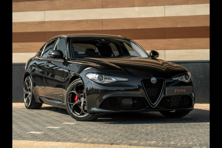 Alfa Romeo Giulia 2.0T 300pk | Veloce stoelen | 19 inch | Ragazzon uitlaat | Adapt. cruise | Carplay | Camera | NL-auto