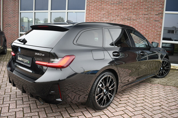 BMW 3 Serie Touring 320e M-Sport Pano ACC HUD 19inch HiFi Leder Shadowline