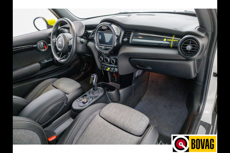 MINI Mini Electric Greenwich 33 kWh | € 2000,- Subsidie mogelijk! Panoramadak, Navigatie, Camera, Stoelverwarming, Keyless,