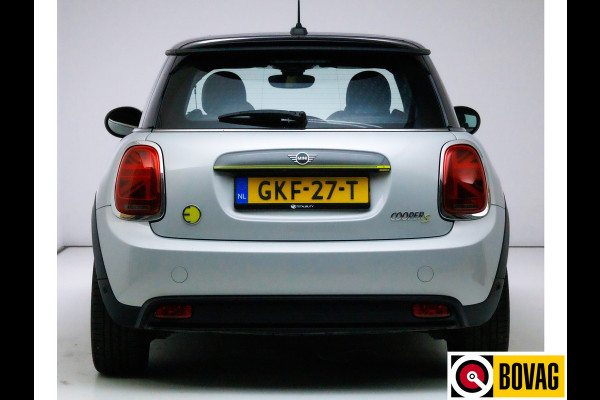 MINI Mini Electric Greenwich 33 kWh | € 2000,- Subsidie mogelijk! Panoramadak, Navigatie, Camera, Stoelverwarming, Keyless,