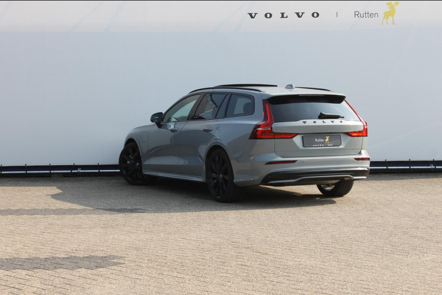 Volvo V60 2.0 T6 Recharge AWD Plus Dark Panoramisch schuif-kanteldak / 20" lichtmetalen velgen / Exterieur styling pakket / Getinte ramen van de B-stijl