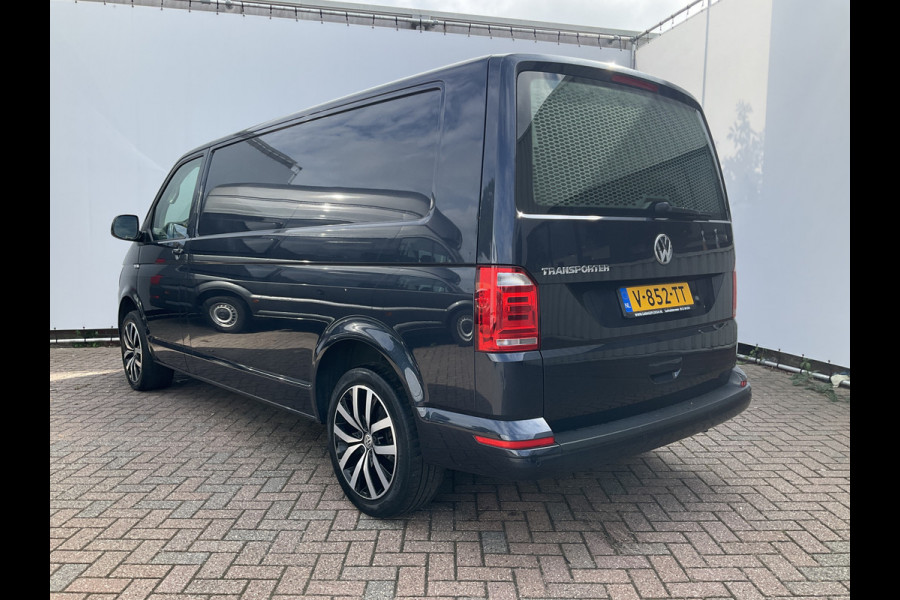 Volkswagen Transporter 2.0 TDI 204pk Aut7 L2H1 Highline Leer Trekhaak Lang 3-Persoons Adapt.Cruise