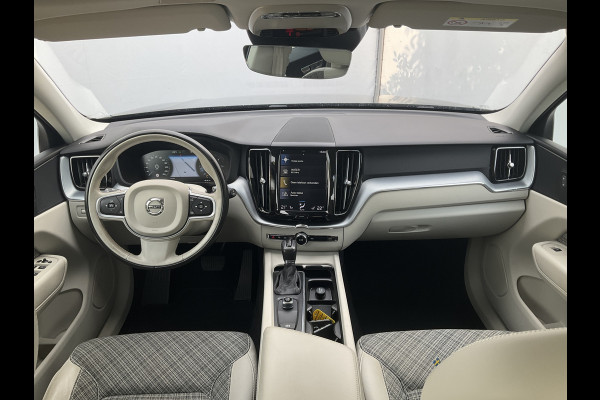 Volvo XC60 2.0 D4 AWD 191pk Nieuwstaat Apple/Android Stoelverw. 4x4