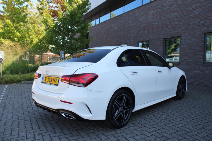 Mercedes-Benz A-Klasse 180 d Business Solution AMG