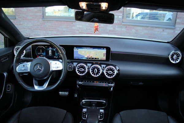 Mercedes-Benz A-Klasse 180 d Business Solution AMG