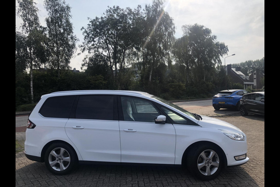 Ford Galaxy 1.5 Ecoboost Titanium 160pk Navigatie | Stoelverwarming | Parkeersensoren | Apple Carplay/ Android auto