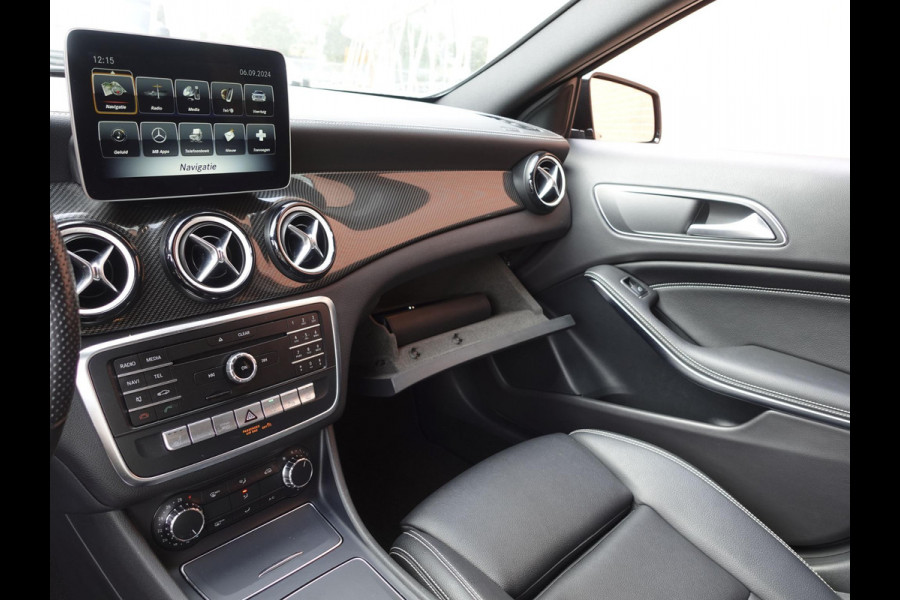 Mercedes-Benz GLA 180 Automaat AMG UrbanStyle Navigatie Climate Control Leder interieur 19"Lichtmetalen velgen