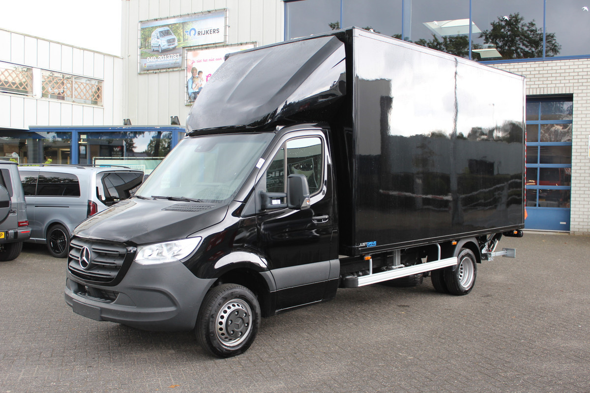 Mercedes-Benz Sprinter 517 CDI L3 Meubelbak met laadklep 3500 kg Trekgewicht, MBUX met navigatie