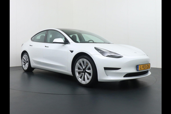 Tesla Model 3 Standard RWD Plus 60 kWh VAN 32.900,- VOOR 30.877,- ZOMERVOORDEEL: 2.023,-| FACELIFT ORG. NL. NAP KM.