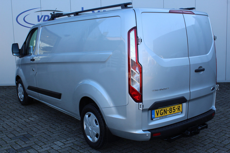 Ford Transit Custom 320 2.0-130pk TDCI L2H1 Trend AUTOMAAT ! Zeer nette Ford Transit Custom ! Slechts 63.000km ! Airco, metallic lak, trekhaak, imperiaal, bijrijdersbank, telefoonvoorb., cruise control, verwarmd voorraam, parkeersensoren v+a etc.