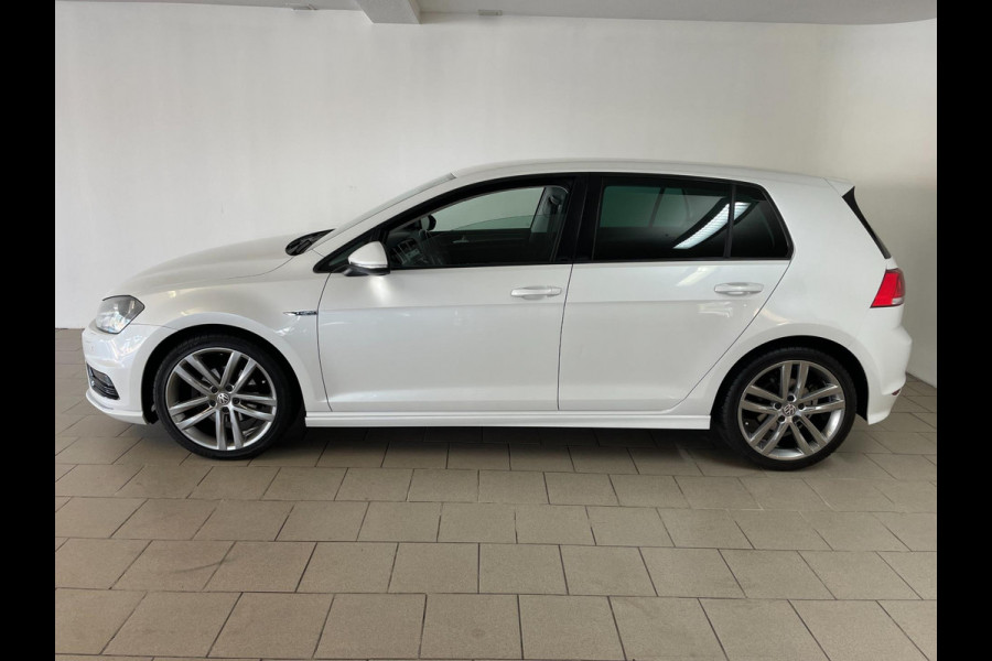 Volkswagen Golf 1.2 TSI R-Line Lounge Edition AIRCO NAVI CRUISE BLUETOOTH APPLE CARPLAY R-LINE VELGEN PRIVACYGLAS NIEUWSTAAT