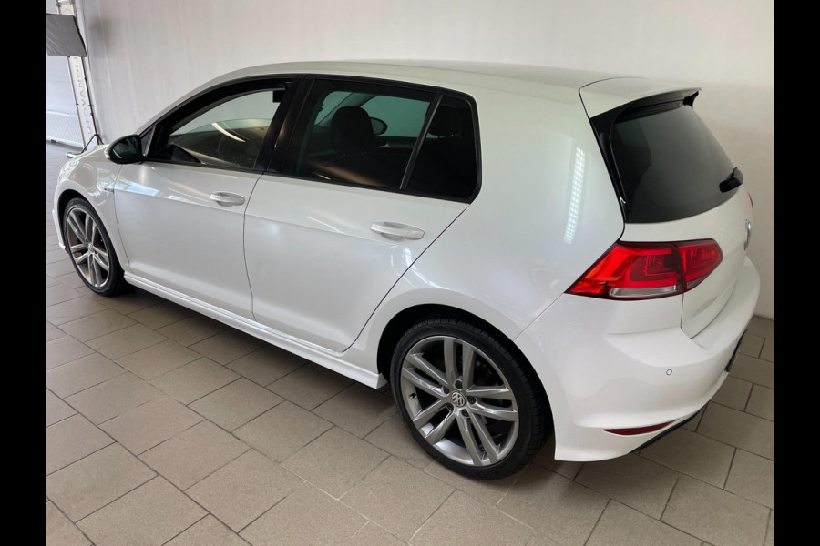 Volkswagen Golf 1.2 TSI R-Line Lounge Edition AIRCO NAVI CRUISE BLUETOOTH APPLE CARPLAY R-LINE VELGEN PRIVACYGLAS NIEUWSTAAT