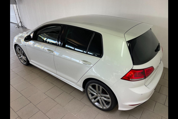 Volkswagen Golf 1.2 TSI R-Line Lounge Edition AIRCO NAVI CRUISE BLUETOOTH APPLE CARPLAY R-LINE VELGEN PRIVACYGLAS NIEUWSTAAT