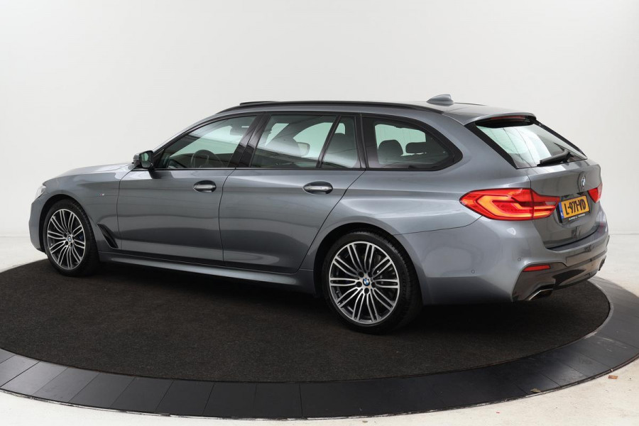 BMW 5 Serie 540i xDrive M-Sport | Panoramadak | Adaptive cruise | Head-Up | Harman/Kardon | Carplay | DAB | Keyless | Navigatie | Full LED | Leder/Alcantara