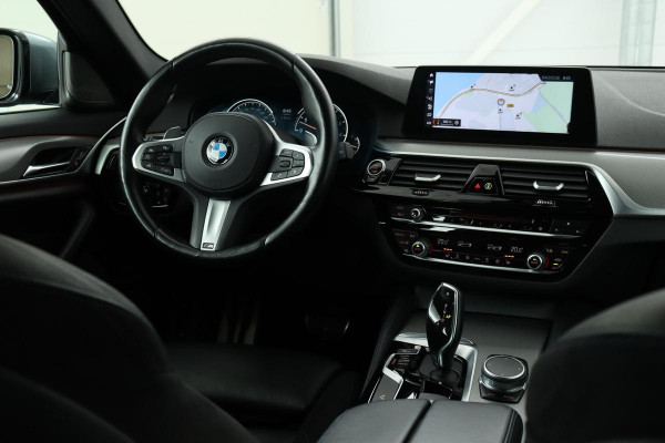 BMW 5 Serie 540i xDrive M-Sport | Panoramadak | Adaptive cruise | Head-Up | Harman/Kardon | Carplay | DAB | Keyless | Navigatie | Full LED | Leder/Alcantara