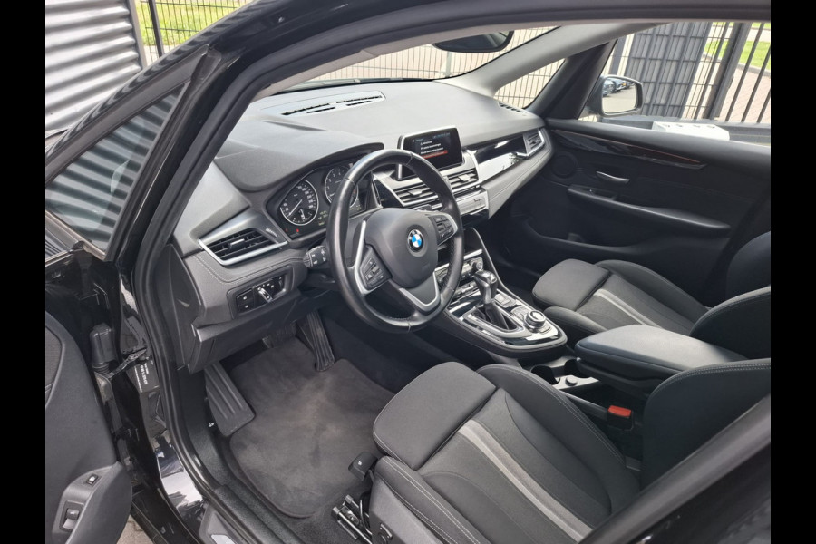 BMW 2 Serie Active Tourer 225xe Plug in Hybrid PHEV | Panodak | Sporstoelen | Navigatie | Cruise Control | Climate Control | Camera |