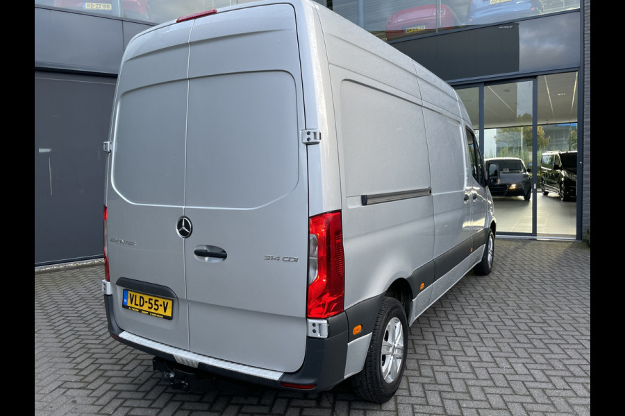 Mercedes-Benz Sprinter 314 2.2 CDI L2H2 DC 2 zitpl.RV - Zijschuifd.R - Laadvloer - Tussenschot.V - Zijwind Ass. - Vermoeidh.herkenning Clim.control - Cruise control - Apple CP/AA - Radio/USB/AUX/DAB/TEL - MF-Stuurwiel - LMV - Trekhaak - CD+AB - Keyless E+S - Ramen E-VZ - Spiegels E-V+VW - B-stoel IHV - RS