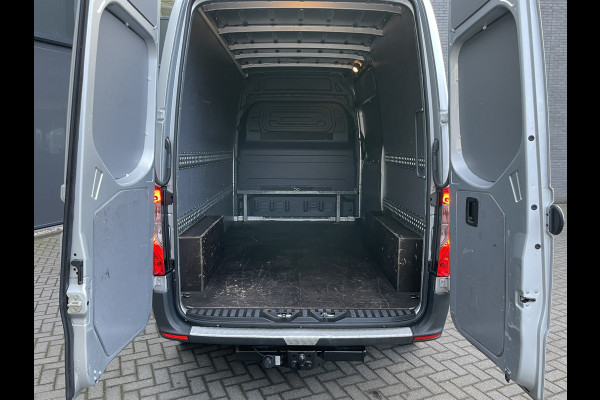 Mercedes-Benz Sprinter 314 2.2 CDI L2H2 DC 2 zitpl.RV - Zijschuifd.R - Laadvloer - Tussenschot.V - Zijwind Ass. - Vermoeidh.herkenning Clim.control - Cruise control - Apple CP/AA - Radio/USB/AUX/DAB/TEL - MF-Stuurwiel - LMV - Trekhaak - CD+AB - Keyless E+S - Ramen E-VZ - Spiegels E-V+VW - B-stoel IHV - RS