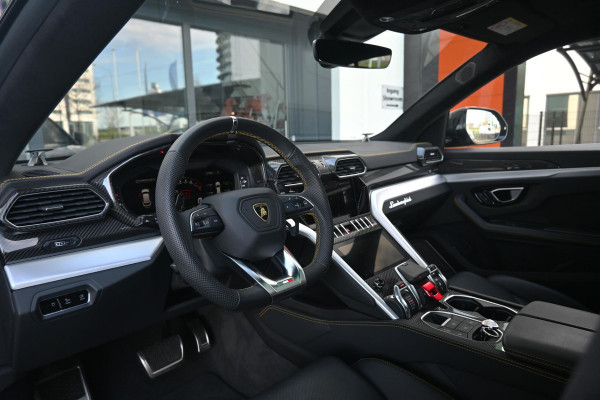 Lamborghini Urus 4.0 V8 *Keramisch / 3D Bang & Olufsen / Carbon / Panorama / Massage / Ventilatie / Surround View*