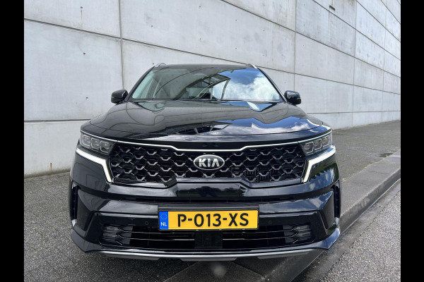 Kia Sorento 1.6 T-GDI Hybrid DynamicPlusLine Automaat | 7 Persoons | Two Tone Leder | Camera | Navi | 19” Velgen | Stuur-/Stoelverwarming | Key-Less | Clima | PDC | Cruise | LED |