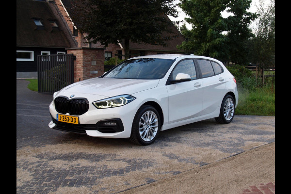 BMW 1-serie 118i Executive Edition | Automaat | Apple Carplay | Led koplampen | Navigatie | NL-Auto |