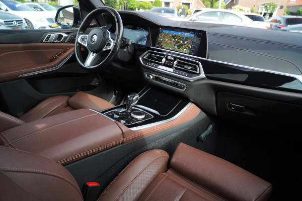 BMW X5 XDrive45e High Executive | Massage | Panorama | Luxe Leder | Stoelkoeling | Adaptieve Cruise | origineel NL | M-pakket |