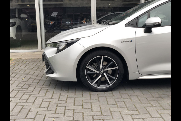 Toyota Corolla Touring Sports 2.0 Hybrid 184pk Dynamic | Navigatie, Parkeersensoren, Privacy glass, Keyless, Apple CarPlay/Android Auto, 17 inch