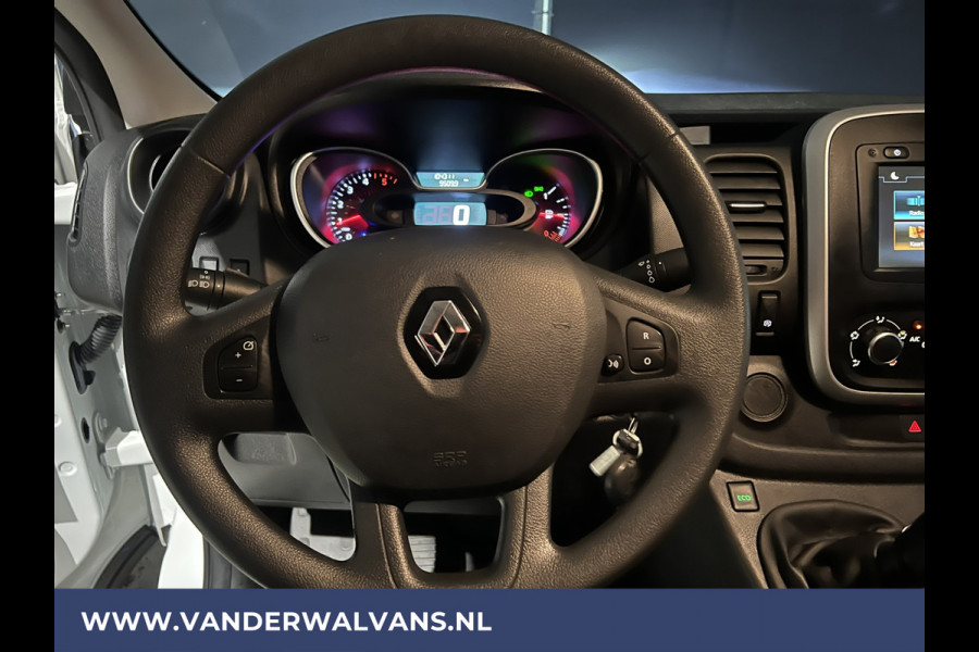 Renault Trafic 2.0 dCi 120pk L2H1 Euro6 Airco | Navigatie | Imperiaal | Trekhaak | Cruisecontrol | LED Parkeersensoren, Bijrijdersbank