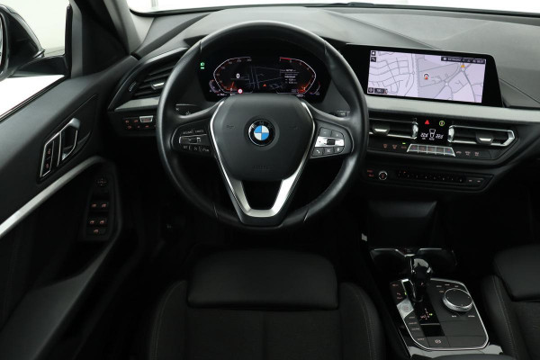 BMW 1-serie 118i Sport Line | Executive Edition | Half leder | Sportstoelen | Carplay | Full LED | Navigatie | PDC | DAB+