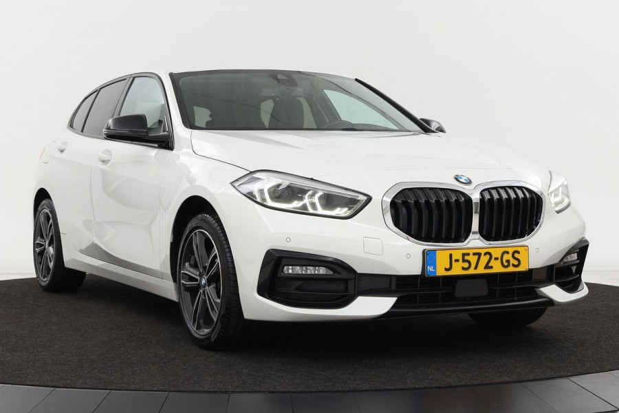 BMW 1-serie 118i Sport Line | Executive Edition | Half leder | Sportstoelen | Carplay | Full LED | Navigatie | PDC | DAB+