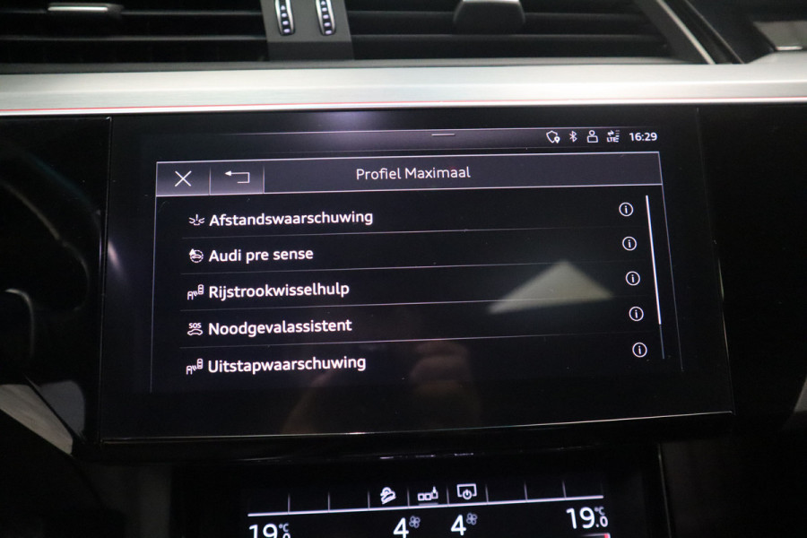 Audi e-tron e-tron 55 quattro advanced Pro Line Plus 95 kWh Panorama dak Navigatie, Climate Control, Cruise Control, PDC VDC