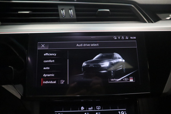 Audi e-tron e-tron 55 quattro advanced Pro Line Plus 95 kWh Panorama dak Navigatie, Climate Control, Cruise Control, PDC VDC