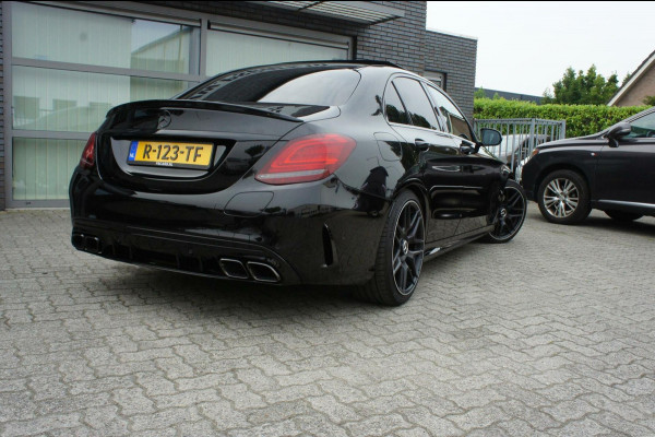 Mercedes-Benz C-Klasse 300 e AMG 63 Pack CarPlay|Camera|Panorama