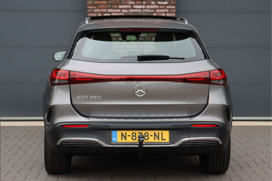 Mercedes-Benz EQA 250 AMG Line Edition 1 67 kWh | 27.500,- ex BTW | Panoramadak | Memory | Distronic+ | Burmester | Trekhaak | Augmented Reality | Keyless Go | Surround Camera |