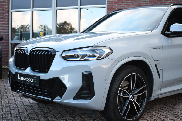 BMW X3 xDrive30e M-Sport Pano Trekh HUD Laser 20inch Shadowline