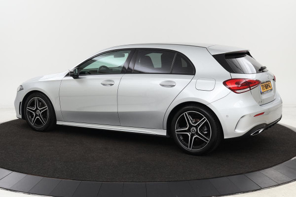 Mercedes-Benz A-Klasse 180 AMG | 57.000km NAP | DAB+ | Stoelverwarming | Widescreen | Camera | Full LED | Half leder | Navigatie | Park Assist